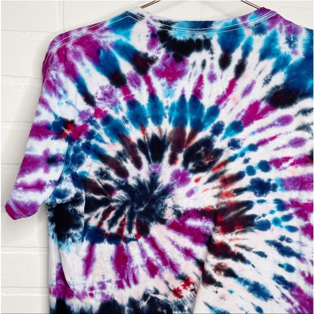 Handmade Tie Die Blue & Purple Fruit Of A Loom Medium TShirt With Front Pocket - Picture 5 of 7